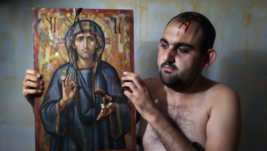 ahmed_beaten ΣΟΚ: Άθεοι επιτέθηκαν σε Σύριο πρόσφυγα που κρατούσε εικόνα της παναγίας.